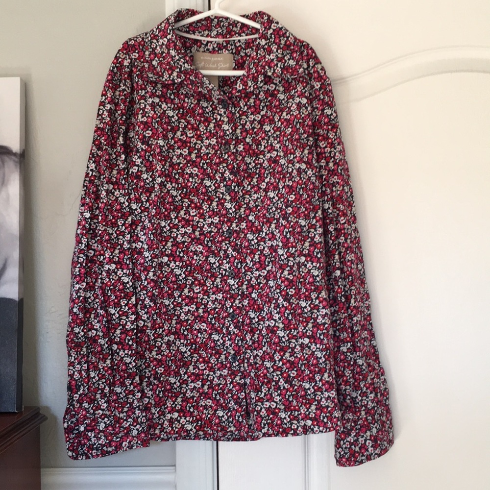 •Banana Republic Floral Button Down Top•